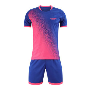 ชุดยูนิฟอร์มฟุตบอลชายปี 2026 เสื้อเจอร์ซีย์และกางเกงขาสั้นน้ำหนักเบา ระบายอากาศได้ดี สำหรับการฝึกซ้อม การแข่งขัน วัสดุทนทาน สวมใส่สบาย - Product Image 1