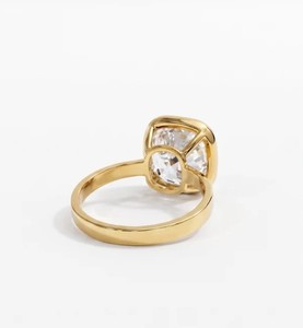 Bague de fiançailles en moissanite taille coussin 10 mm sertie clos, en argent sterling 925 plaqué or 14 carats, luxueuse, élégante et étincelante pour mariée - Product Image 4