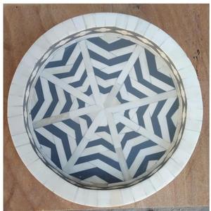 Plateau rond en bois artisanal Art Déco avec incrustations de nacre, motif feuilles, plateau de service décoratif, provenance Inde - Product Image 4