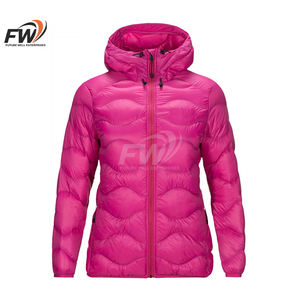 Chaqueta Acolchada de Alta Calidad al por Mayor con Logotipo Personalizado, Chaqueta de Invierno Acolchada de Nailon Transpirable para Mujer - Product Image 1