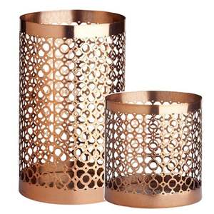 Portavelas de metal hechos a mano, diseñados para realzar hogares modernos con una iluminación y una forma serenas. - Product Image 6