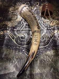 Cuerno Vikingo para Beber con Diseño Natural Pulido y Soporte de Cuerno, Estilo Feng Shui y Religioso, Logotipo Personalizado, Diseño Único de Alta Calidad - Product Image 6