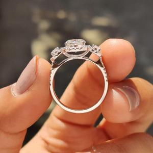 Anillo de compromiso de oro macizo con doble halo de diamantes de corte redondo, anillo nupcial con pavé, estilo halo acolchado, joyería de lujo para boda, regalo para ella - Product Image 3