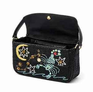 Sac à main trapèze carré noir fait main pour femme, orné de perles et brodé, motif lune, étoile, scorpion, de créateur, de luxe, pour soirée - Product Image 3