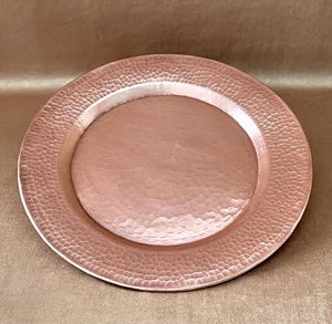 Assiette de présentation en cuivre martelé pour mariage, fête ou décoration de table à manger, à prix avantageux - Product Image 1