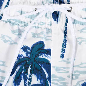 Shorts de bain pour hommes à imprimé palmiers, séchage rapide, taille élastique avec cordon de serrage, pour vacances d'été tropicales, vente en gros de maillots de bain - Product Image 3