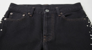 Jean skinny noir orné de clous sur le côté, pantalon en denim à ourlet brut pour femme - Product Image 4
