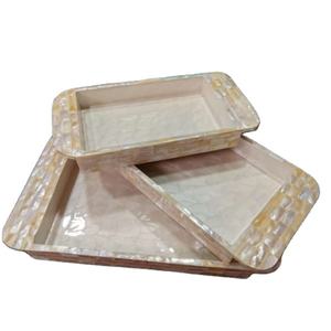 Plateau en bois émaillé écologique poli artisanal avec motif floral personnalisé Poignées pratiques pour une meilleure prise en main Durable et élégant - Product Image 1