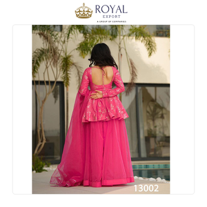 Exportateur indien proposant des ensembles sharara de haute qualité en soie et organza, comprenant un haut, un bas et un dupatta, pour les occasions de fête et les festivals. - Product Image 2