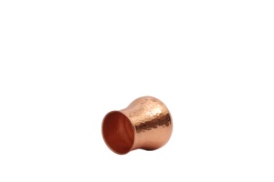 Gobelet artisanal en cuivre pur concave - Verre à boire ayurvédique martelé pour le bien-être et la détoxification quotidienne - Product Image 3