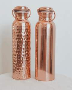 Botella de Agua de Cuerno de Alta Calidad con Diseño Animal, Lisa y Martillada, con Asa para Yoga y Uso Ayurvédico - Product Image 1