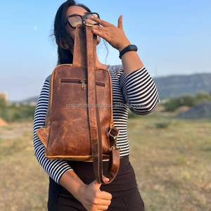 Nouveau Style fait à la main en cuir crunch pleine fleur Style Vintage unisexe fronde poitrine fait Unique Triangle Messenger utilitaire croix sacs - Product Image 5