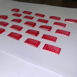 Etiquetas de Goma Ecológicas Personalizadas (PVC/Silicona) |   Parche Rectangular de Corte Recto con Relieve, Corte Láser, para Coser, Impreso con Serigrafía - Product Image 3