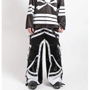Pantalon convertible style punk gothique noir/blanc avec clous, fermeture éclair et chaînes, unisexe - Product Image 5