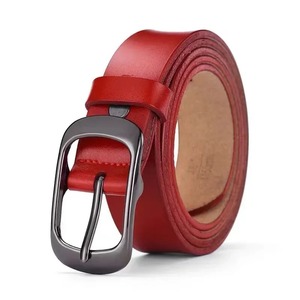 Cinturón de Cuero Casual para Hombre con Textura de Cocodrilo y Hebilla de Acero Resistente, Elegante y Duradero - Product Image 2