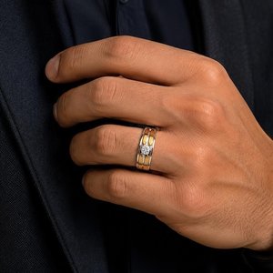 Anillo de Dos Tonos con Moissanita Redonda de 4MM para Hombre, Plata 925 con Baño de Rodio, Regalo de Aniversario de Bodas o Fiesta para un Amigo - Product Image 4