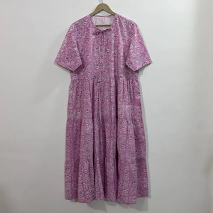 เดรสผ้าฝ้ายพิมพ์ลายดอกไม้แบบแฮนด์บล็อก 100% คอวี แขนสามส่วน แต่งลูกไม้ระบายชายกระโปรง ทำมือ ซักได้ สไตล์วินเทจ โบโฮ เหมาะสำหรับโอกาสพิเศษ - Product Image 1