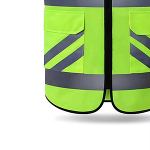 Chaleco de Seguridad de Alta Visibilidad para Trabajo en Invierno, el Más Vendido, para Hombre, Nuevo Diseño con Logotipo Personalizable, Precio Económico, Hecho en Pakistán - Product Image 3