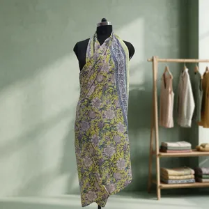 Tela de algodón amarilla estampada a mano con diseño floral botánico, borde decorativo, reversible, para confección de Kurti, Saree y vestidos. - Product Image 1
