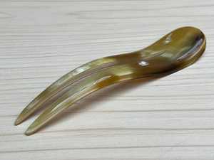 Pinza para el pelo de cuerno natural hecha a mano, ecológica, única, con temática de ángel, accesorio tradicional para el cabello, elegante regalo de moda para - Product Image 2