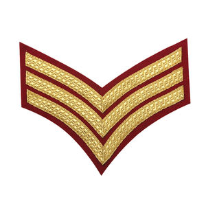 Precio al por mayor, MOQ bajo, hecho a medida, 4 barras con diseño Chevron en tela satinada roja, sin tirantes, logotipo personalizado, NANBA GROUP - Product Image 1