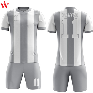 Ensemble de maillots de football unisexe personnalisés à rayures, imprimé par sublimation, en polyester respirant, à manches courtes, pour adultes, toutes saisons, avec fermeture frontale - Product Image 5