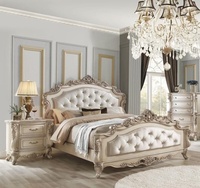 Lit en bois de luxe avec panneaux en rotin sculpté, cadre de lit royal classique, ensemble de meubles de chambre à coucher pour maison, villa, ferme.