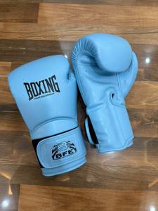 Guantes de Boxeo Personalizados de Piel Sintética, Blancos y Dorados, Guantes de Entrenamiento de MMA con Correa de Muñeca de Gancho y Bucle para Sparring en el Gimnasio - Product Image 4