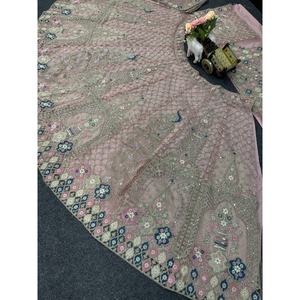 ชุดเลเฮนกาโชลีสีเบจปักลายสวยงามสำหรับผู้หญิง พร้อมงานปักเลื่อม ไซส์ M โดยนักออกแบบเบวาฟา - Product Image 5