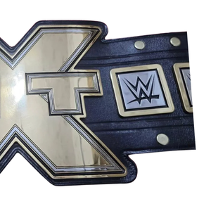 Cinturón de Campeonato WWE NXT, Diseño en Cuero Negro y Dorado, Cinturón de Lucha Libre de Primera Calidad para Fanáticos y Coleccionistas - Product Image 4