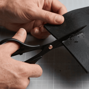 กรรไกรตัดเทปแบบสปอร์ต ขนาด 6.75 นิ้ว ใบมีดคมสำหรับตัดเทป - Product Image 1