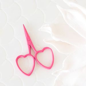 Ciseaux de coiffure pour droitiers, à lame tranchante en acier inoxydable, avec manche léger en acier inoxydable à motif brodé en forme de cœur, manche court, pour effilage - Product Image 4