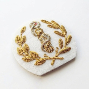 Badges brodés à la main élégants, accessoires brodés faits main les plus vendus avec service de personnalisation de marque OEM, fabricant - Product Image 5