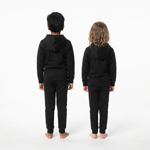 Survêtement pour enfants sur mesure avec couleurs et logo personnalisés, production de vêtements de sport en marque blanche pour les acheteurs étrangers - Product Image 3
