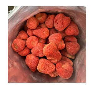 สตรอว์เบอร์รีอบแห้งแบบแช่แข็ง (FD) พรีเมียม รสหวาน 100% ชิ้นกรอบ ขนมผลไม้ จำหน่ายส่งสำหรับผู้นำเข้า ผู้จัดจำหน่าย และร้านค้าปลีก - Product Image 1