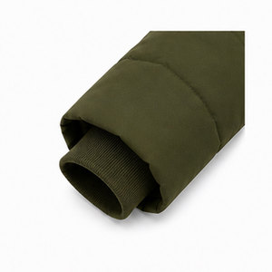 Chaqueta Parka con Capucha para Mujer, con Exterior Impermeable, Interior Acolchado Suave y Prácticos Bolsillos Utilitarios para el Invierno Moderno al Aire Libre - Product Image 4