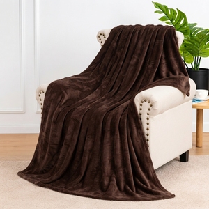 Couverture en polaire et flanelle écologique en chocolat, personnalisée et cousue, avec fonction de massage chauffant pour la maison et les voyages - Product Image 1