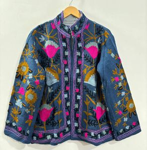 เสื้อแจ็คเก็ตกำมะหยี่ปักลายวินเทจสำหรับผู้หญิง  รักษ์โลก  ลายดอกไม้สไตล์ซูซานี  คอตั้ง  โลโก้  แขนยาว  ผ้าฝ้ายทอ - Product Image 3