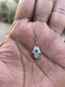 Vente en gros Personnalisée Nouvelle Arrivée 2026 Pendentifs et Breloques Religieux en Argent Sterling Fin Hamsa et Œil de protection pour la fabrication de bijoux de fête - Product Image 3