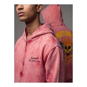 Sweat-shirt à capuche zippé intégral en coton épais rouge délavé à l'acide pour homme, style streetwear, avec motif graphique, en molleton, effet vieilli et délavé, vente en gros - Product Image 1