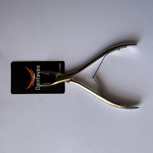 Coupe-cuticules en acier inoxydable de haute qualité à lame courbée pour manucure/pédicure, soins des ongles et des doigts incarnés, par Dentavex - Product Image 3