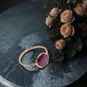 Anillo Unisex Hecho a Mano en Oro de 18K con Rubí Natural Trapiche, Joyería de Diseño Étnico para Bodas y Fiestas - Product Image 1