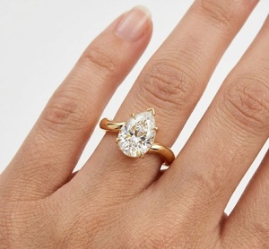Bague de fiançailles en or pur 14 carats avec diamant poire de 2 carats cultivé en laboratoire, bague solitaire minimaliste, bague de promesse délicate, cadeau d'anniversaire - Product Image 1