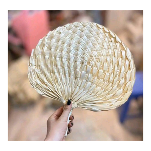 Éventail en feuilles de palmier naturelles en gros du Vietnam, éventail artisanal écologique pour la décoration de mariages, les festivals et les marchés de cadeaux - Product Image 2