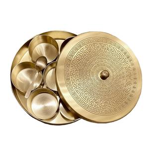 Boîte à épices en laiton de designer avec couvercle à motif gravé |   Conteneur de rangement multi-sections pour masala, idéal pour la cuisine et les aliments indiens - Product Image 4