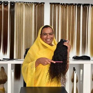 Cheveux humains longs bouclés noirs vierges Remy Extensions de cheveux humains indiens ondulés naturels et super ondulés de meilleure qualité - Product Image 1