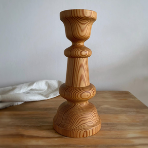 Chandeliers en bois de pin naturel tourné, style suédois du milieu du siècle, porte-bougies rustiques en bois, décoration de table scandinave - Product Image 3