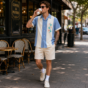 Chemise à panneaux verticaux bleu et blanc moderne, design graphique minimaliste, manches courtes, chemise décontractée streetwear - Product Image 6
