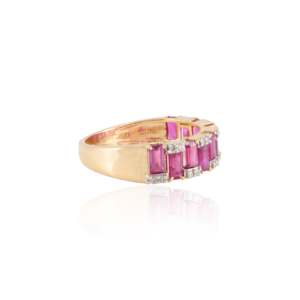 แหวนแต่งงานแบบครึ่งวงกลมประดับทับทิมและเพชรทองคำขาว 14K ปรับขนาดได้ - Product Image 4