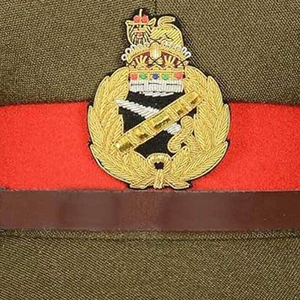 หมวกแก๊ปทรงแหลมสำหรับยูนิฟอร์ม ผลิตโดย OEM ขายส่ง เป็นมิตรกับสิ่งแวดล้อม ทำจากขนสัตว์ 100% คุณภาพสูง ปรับแต่งได้ พร้อมป้ายโลโก้สีน้ำตาล/แดง เหมาะสำหรับกิจกรรมกลางแจ้งและงานปาร์ตี้ - Product Image 3